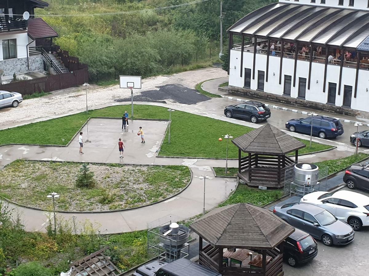 Riky Apart Mountain View Leilighet Sinaia Eksteriør bilde